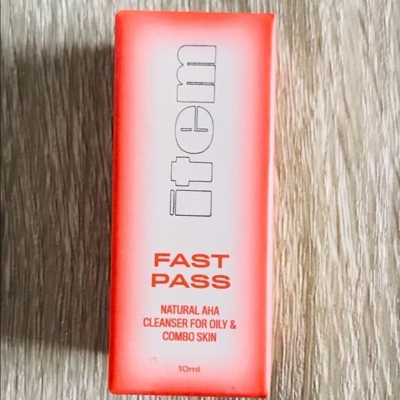 NEW...ITEM BEAUTY Fast Pass AHA Gel Cleanser Mini - Picture 2 of 8
